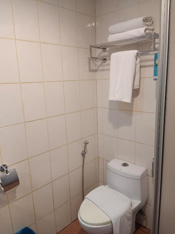 Koupelna v ubytování Gaya Centre Hotel