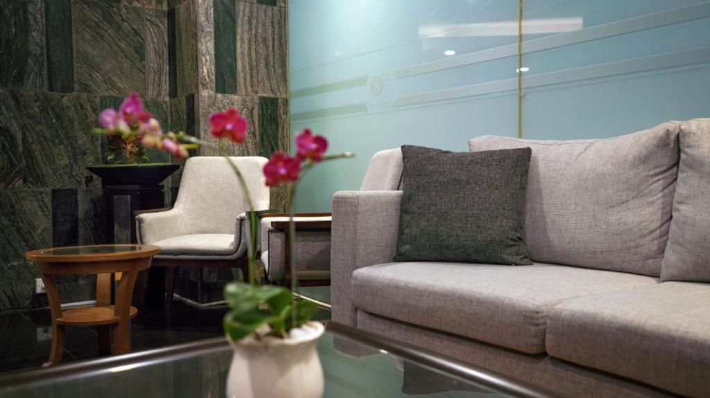 Area soggiorno di HARRIS Suites fx Sudirman