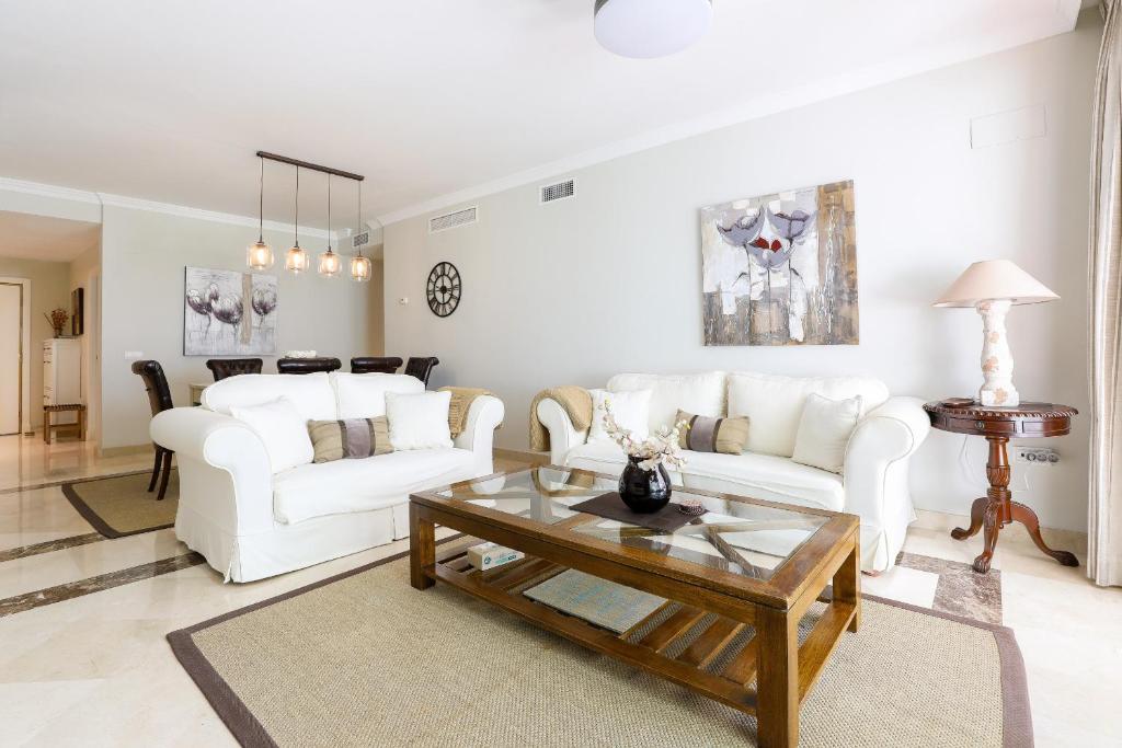 Posedenie v ubytovaní San Pedro beachside apartment