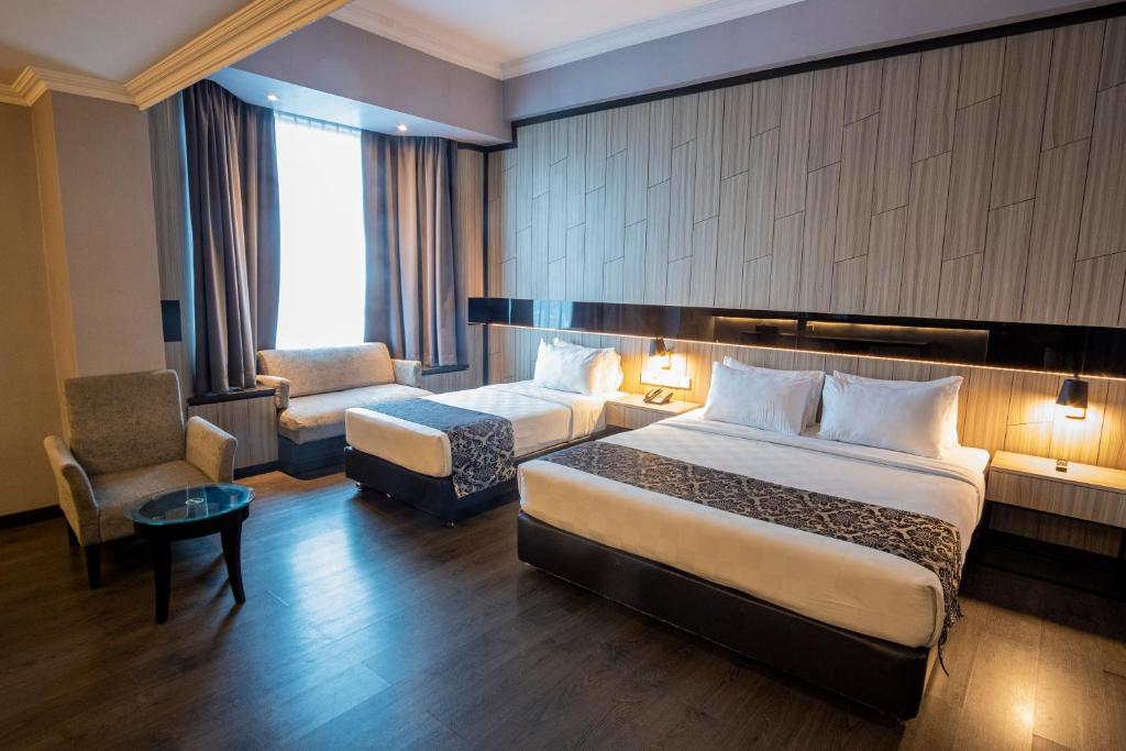 Grand Jatra Hotel Pekanbaru - Triple Room