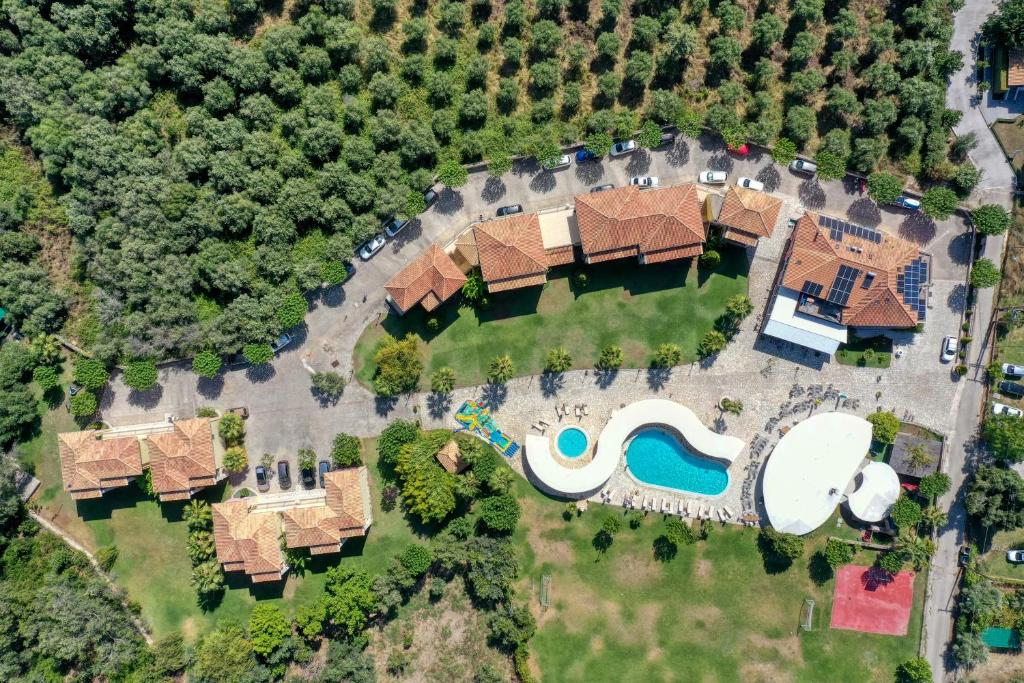 Bazén v ubytování Perdika Resort nebo v jeho okolí