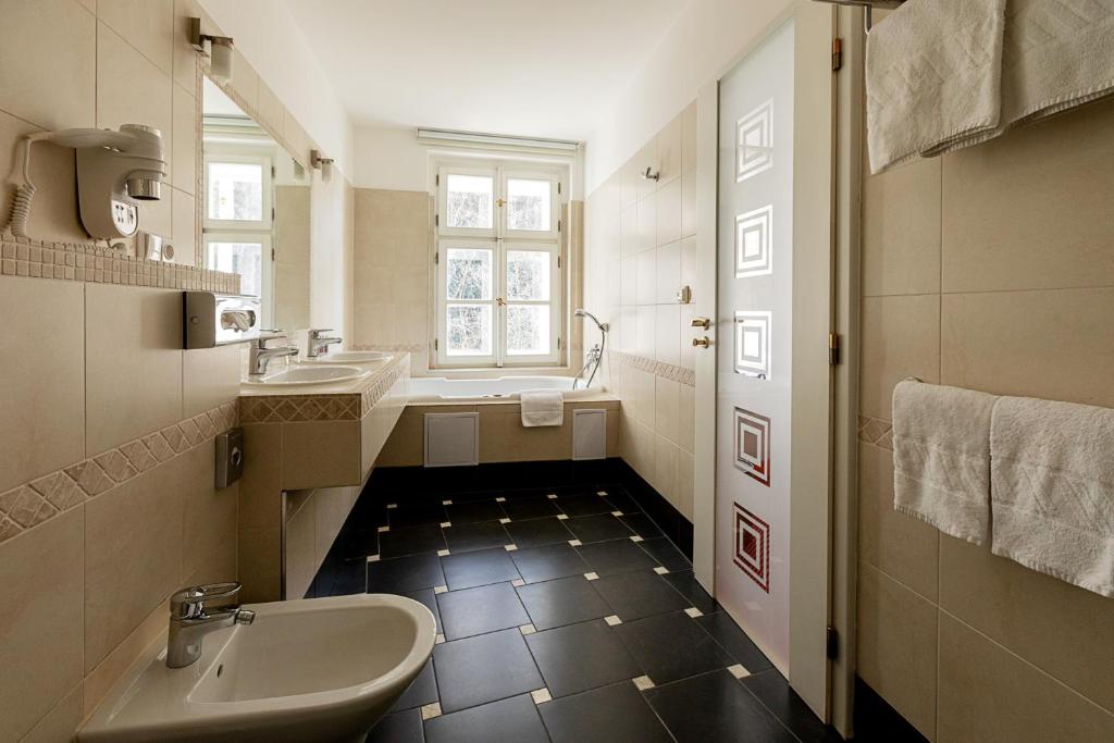 Hotel Hoffmeister - 11