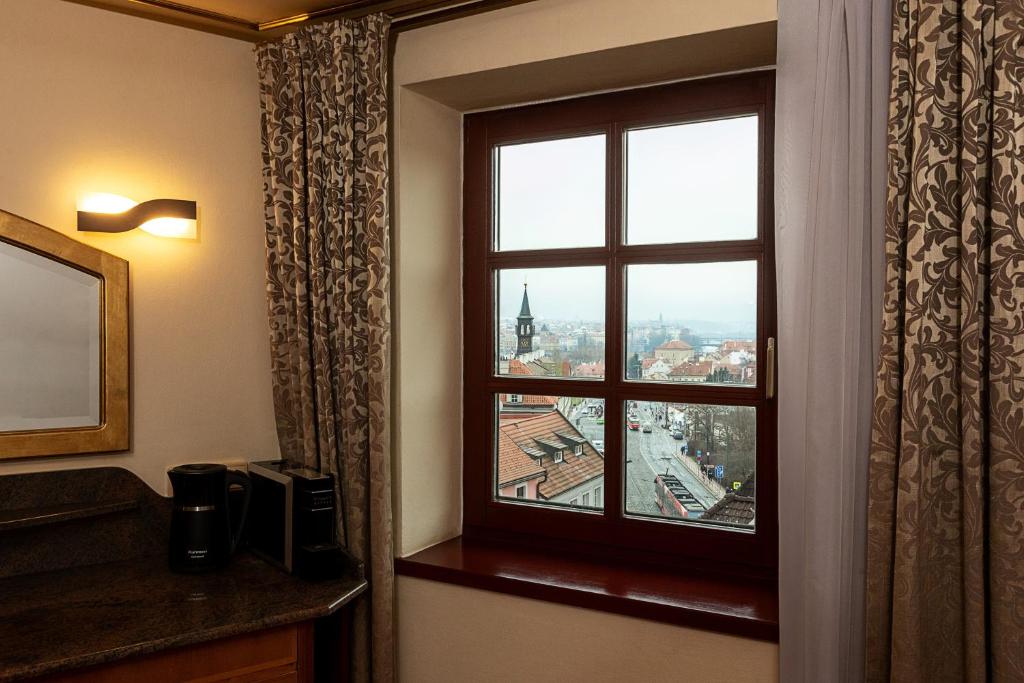 Hotel Hoffmeister - Suite De Lujo Con Mini-bar Gratis, #402