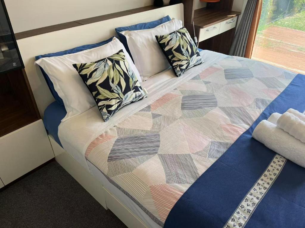 Modern Comfy 3 Bedrooms House in Chartwell - Resim 29