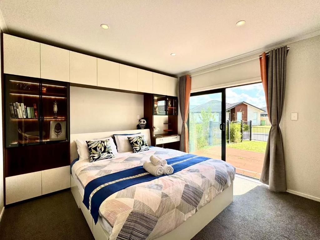 Modern Comfy 3 Bedrooms House in Chartwell - Resim 3