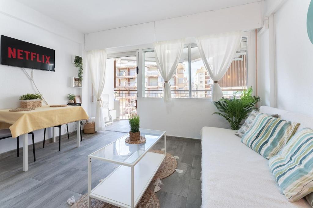 Χώρος καθιστικού στο Salou Seafront! Private Terrace - AC & WiFi