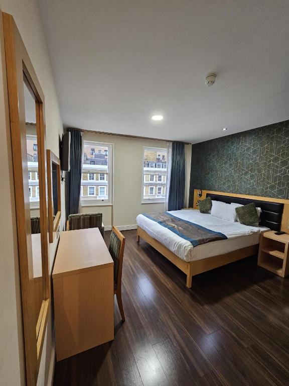 Cromwell Hotel - Resim 2