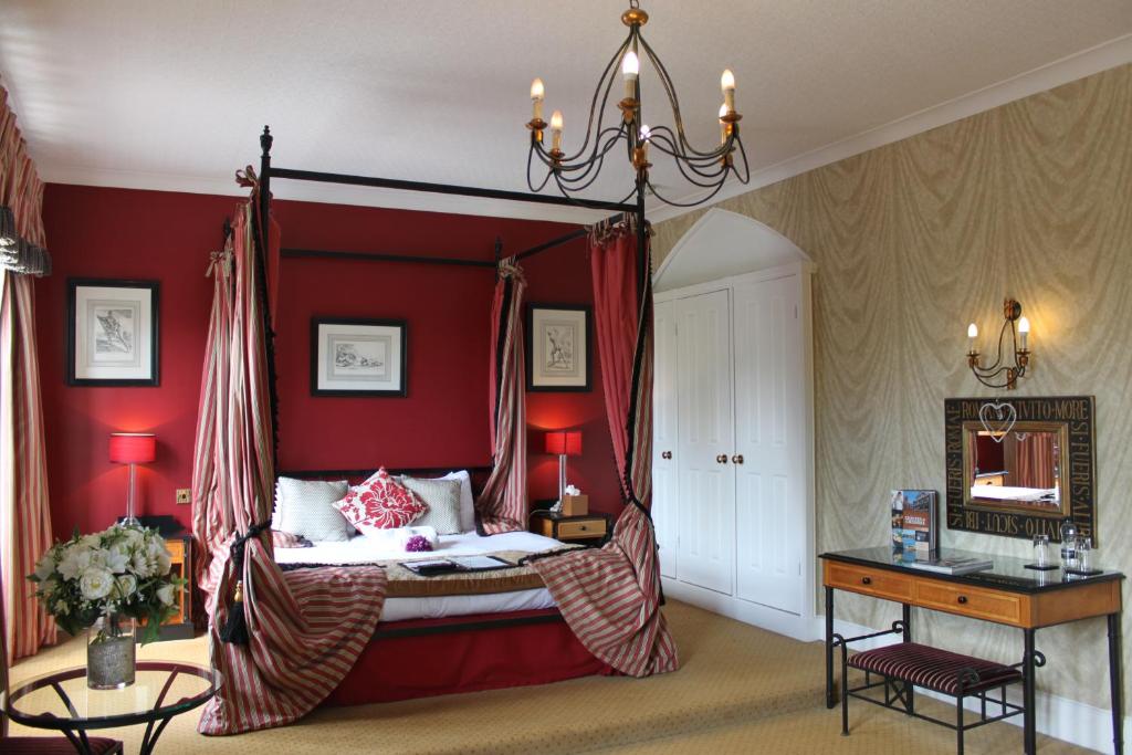 
Double Room with Four Poster Bed
