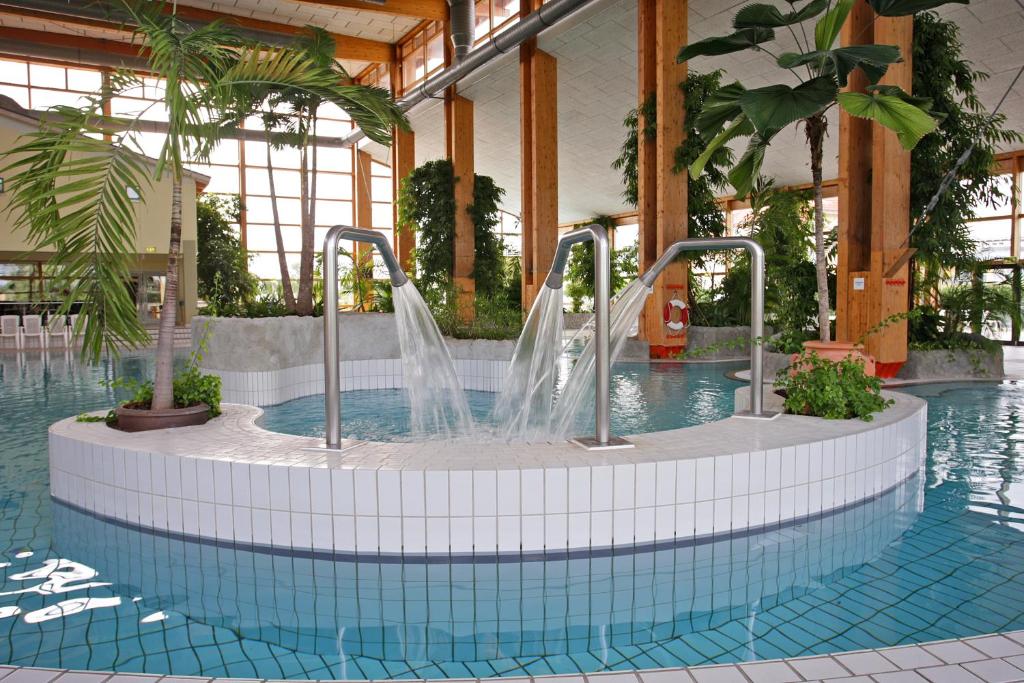Bazén v ubytování Precise Resort Rügen Apartments & SPLASH Erlebniswelt nebo v jeho okolí