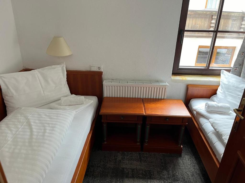 Postel nebo postele na pokoji v ubytování Tieflehner Hof Pitztalhaus Hotel