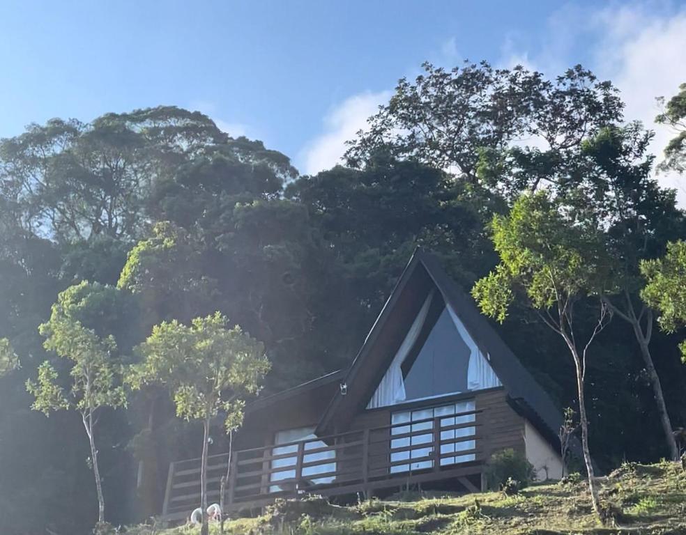 Landskap semula jadi dekat dengan chalet