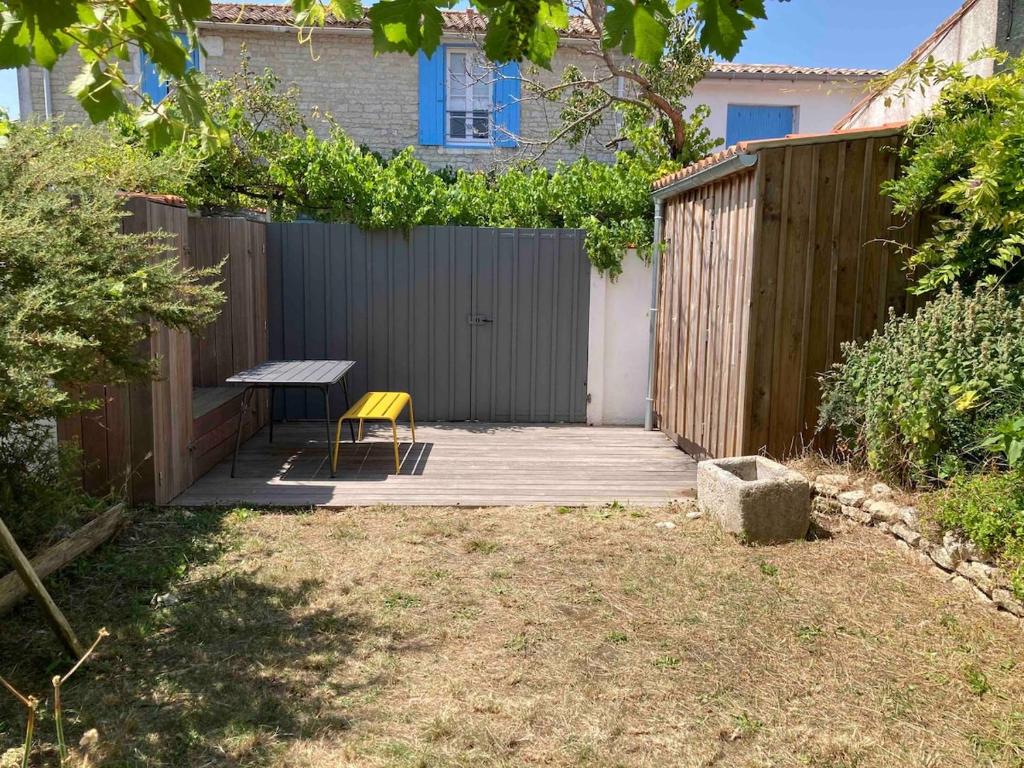 Zahrada ubytování Charmante maison à l'île de Ré au calme, avec jardin et deux vélos