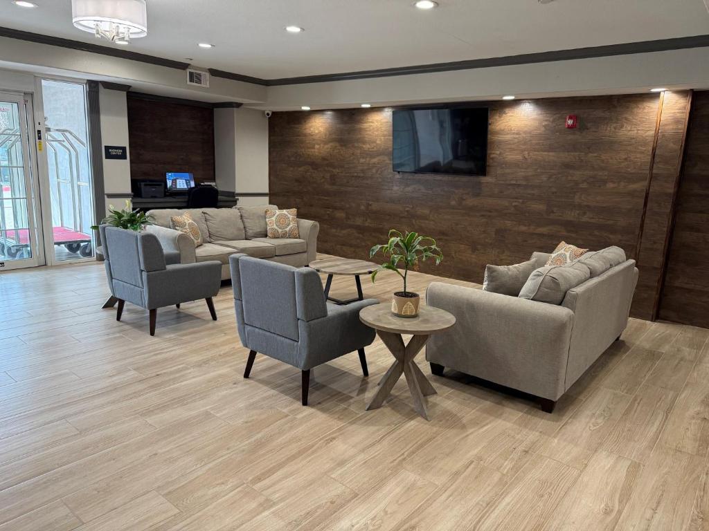 Candlewood Suites La Porte by IHG photo