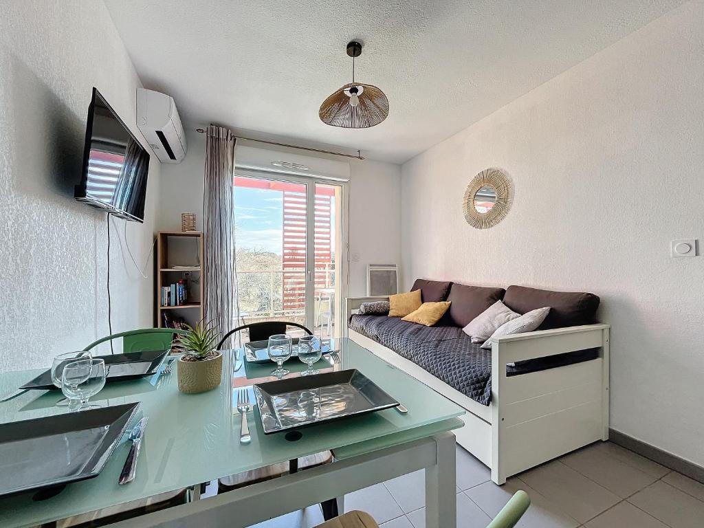 Et tv og/eller underholdning på 3339-Appartement de 4 couchages avec piscine