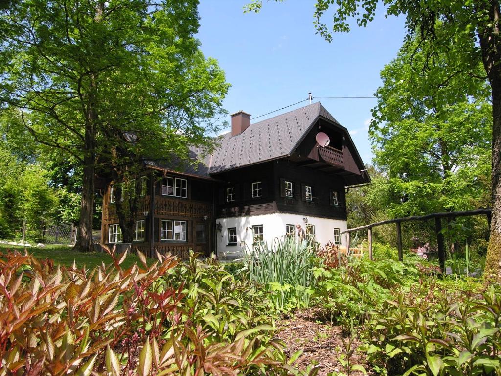 Vonkajšia záhrada v ubytovaní Dachstein Chalet Goisern