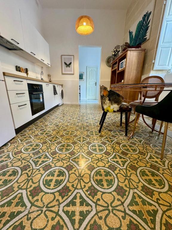 Kuchyň nebo kuchyňský kout v ubytování Central Boutique Apartment Near Valletta - Perfect for Couples Wanting to Discover Malta