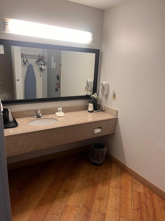 Baymont by Wyndham Columbia, MO photo