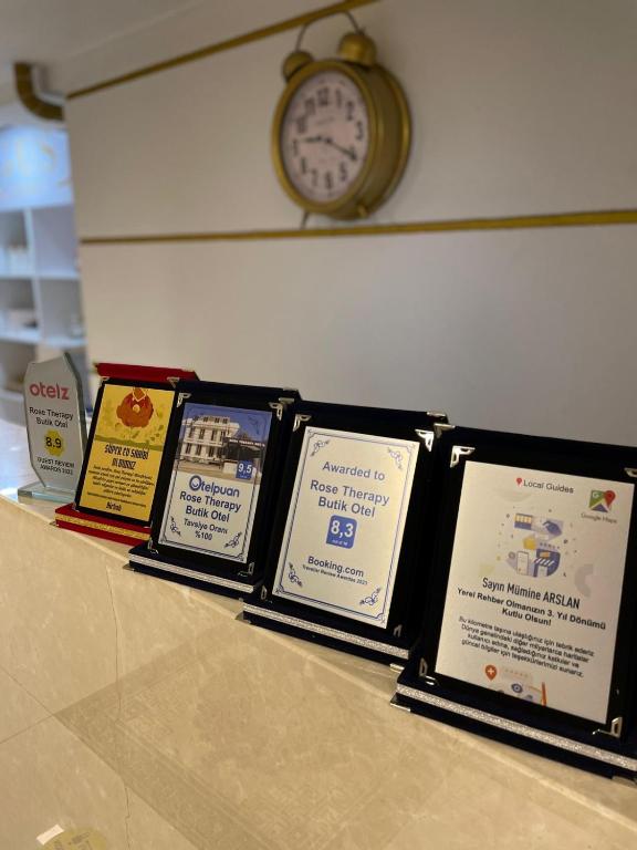 Certifikát, hodnocení, plakát nebo jiný dokument vystavený v ubytování Rosa Therapy Butik Otel