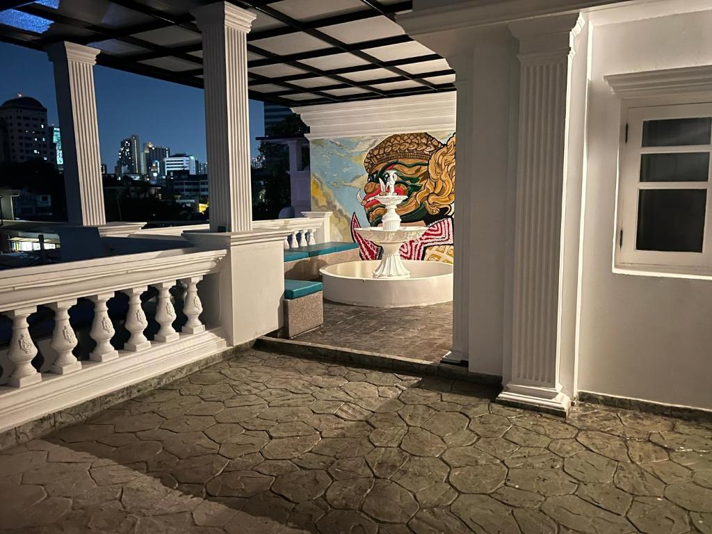 V20 Boutique Jacuzzi Hotel - Resim 21