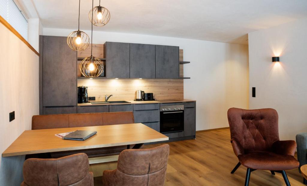 Kuchyň nebo kuchyňský kout v ubytování Berwang Chalets - Enzian