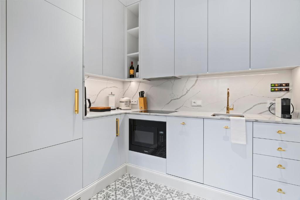 Vodickova Luxury Suites - 10