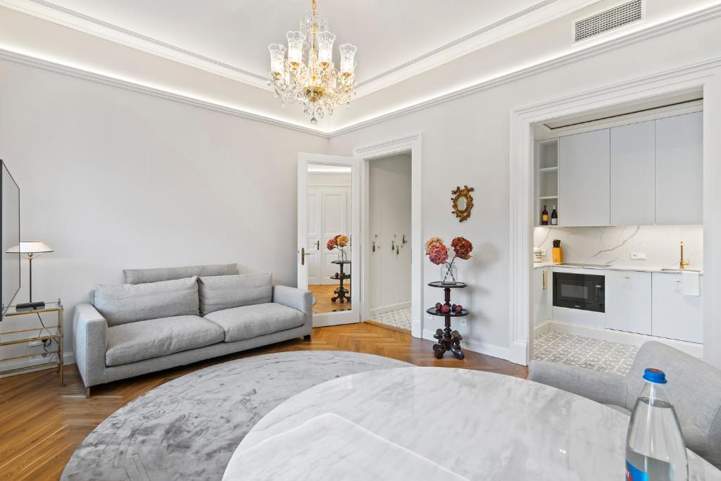 Vodickova Luxury Suites - 19