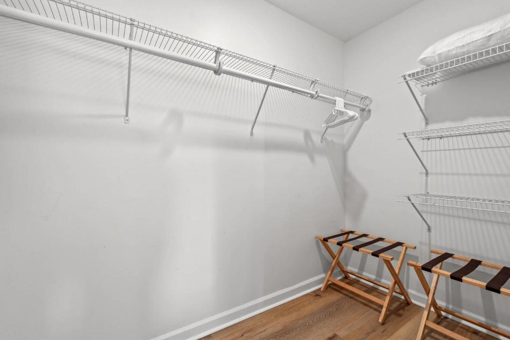 Grundriss der Unterkunft 4BR2BA Sleeps 12 Pet-Friendly Steps to Beach