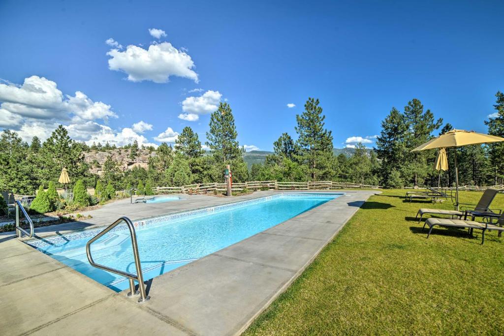 Bazén v ubytování Mtn-View Gem in Durango with Community Perks nebo v jeho okolí