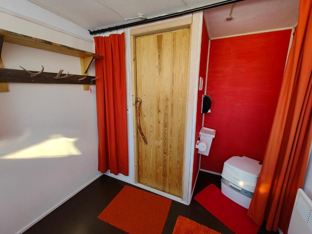Koupelna v ubytování Lake Inari Mobile Cabins
