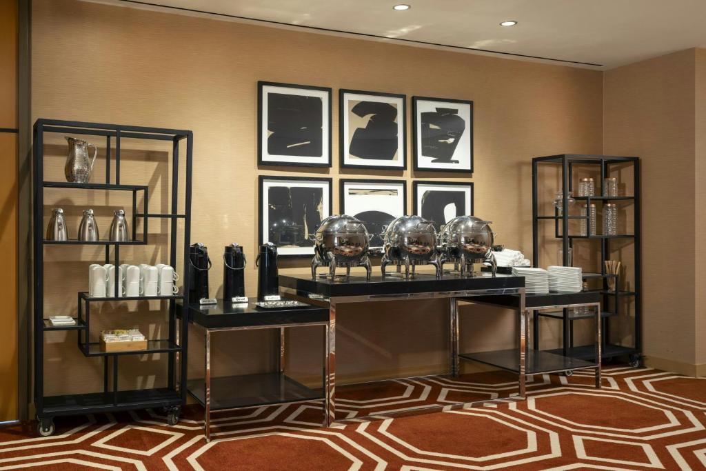 Residence Inn by Marriott Chicago Downtown Magnificent Mile photo
