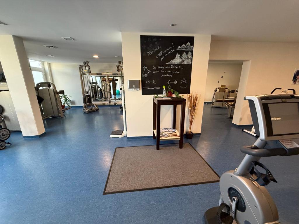 Fitness centrum a/nebo fitness zařízení v ubytování FeWo Pool, Sauna, Wellness, Gartenterrasse ENGELMEER