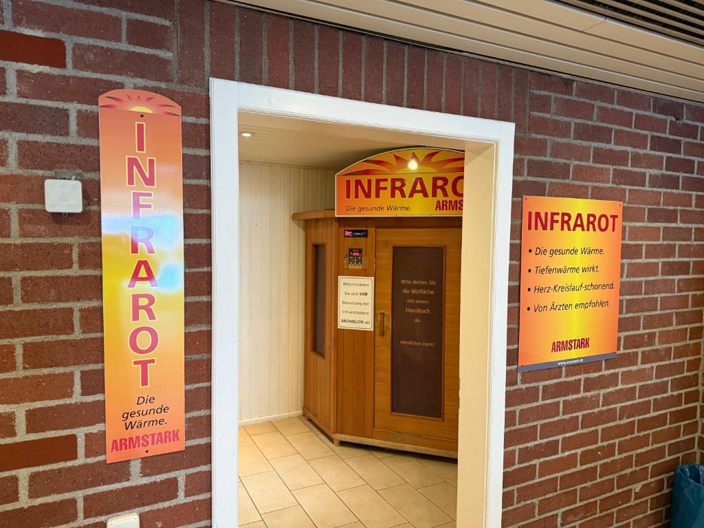 Certifikát, hodnocení, plakát nebo jiný dokument vystavený v ubytování FeWo Pool, Sauna, Wellness, Gartenterrasse ENGELMEER