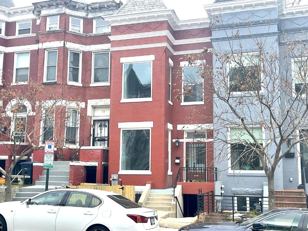 North Capitol Charm photo