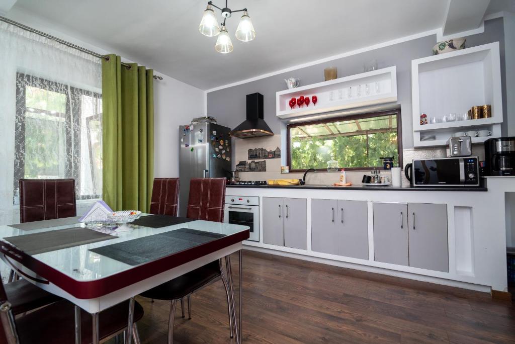 Kuchyň nebo kuchyňský kout v ubytování Casa Amina