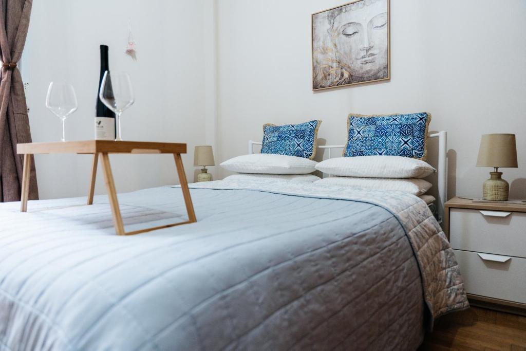 Posteľ alebo postele v izbe v ubytovaní luxury apartment center athens (wifi)