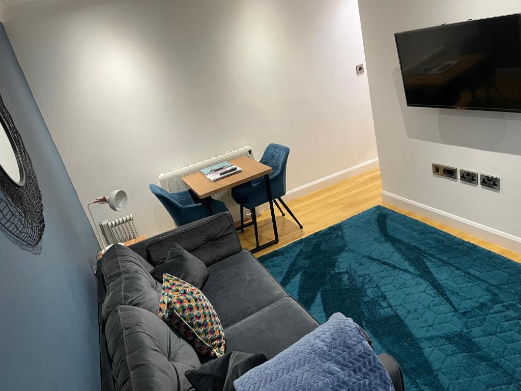 Sitwell coastal apartment with free parking 4