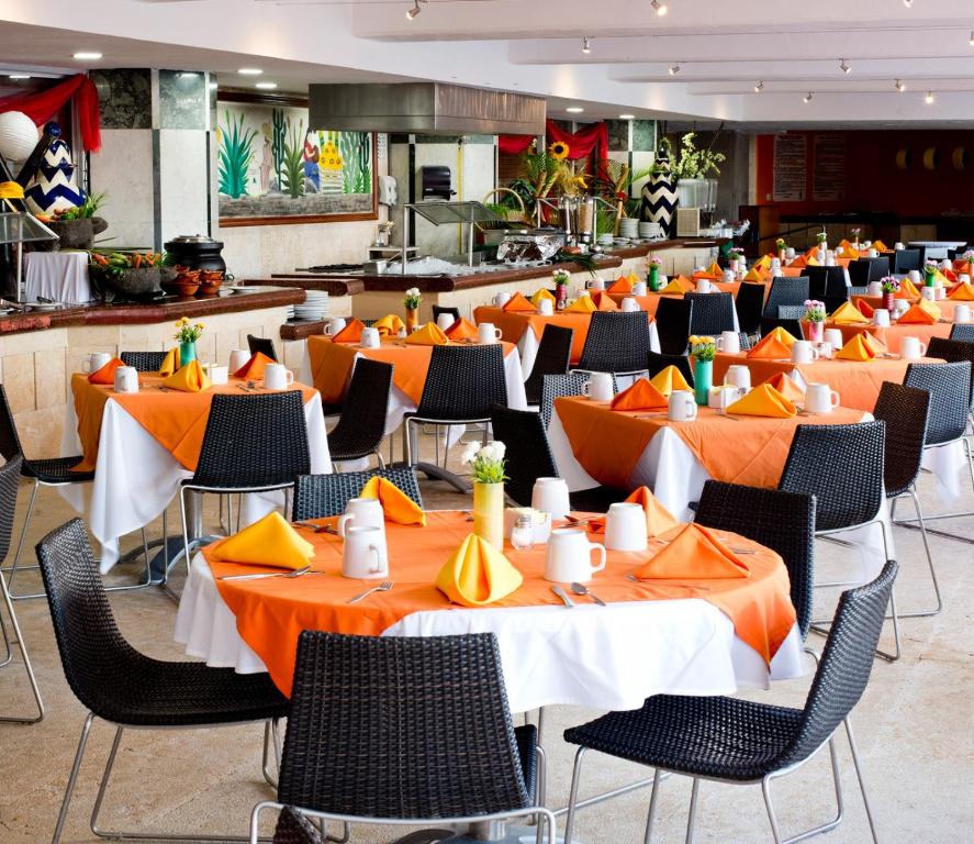 Restaurace v ubytování Copacabana Beach Hotel Acapulco