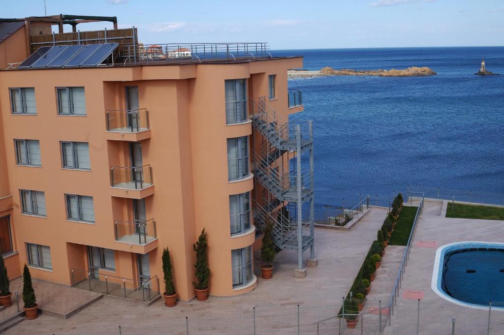 Nespecifikovaný výhled na moře nebo výhled na moře při pohledu z hotelu