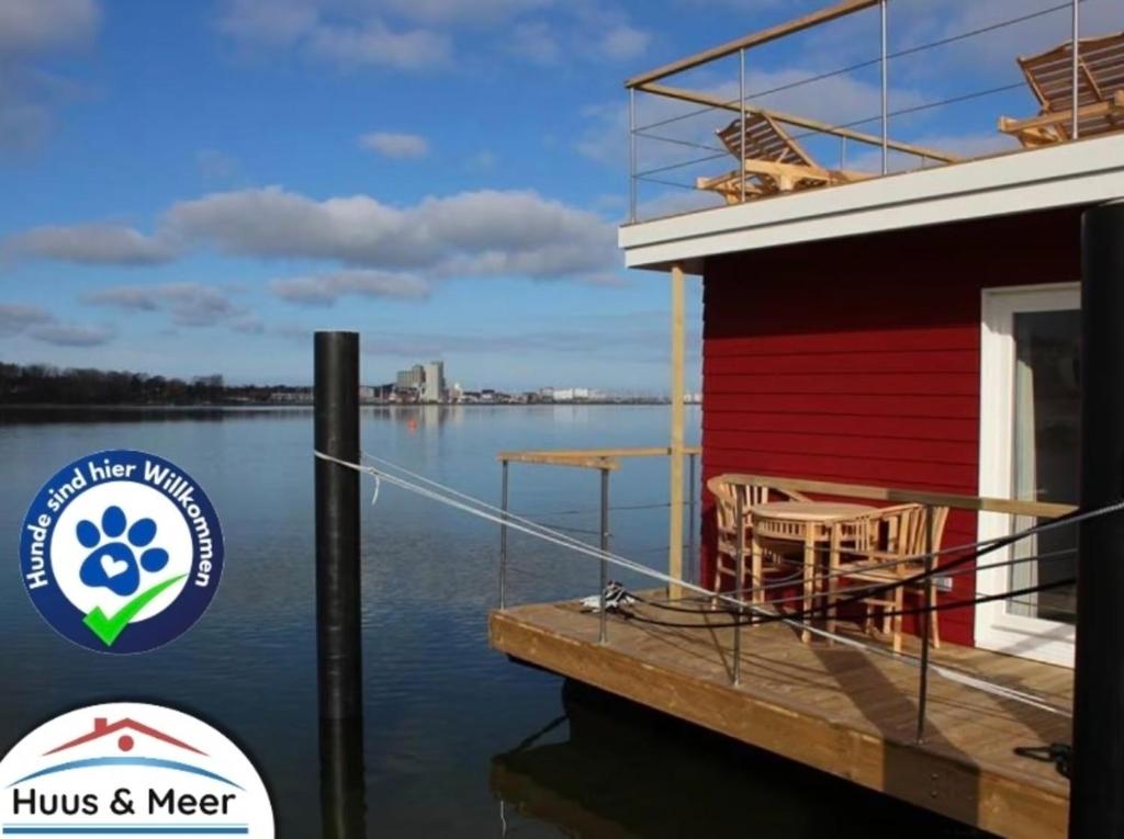 Udsigt til en flod der løber i nærheden af båden