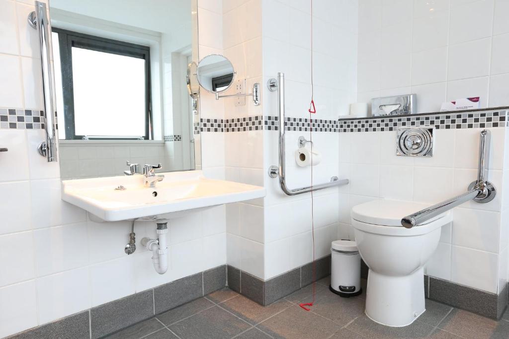 Crowne Plaza Manchester Airport, an IHG Hotel - 
