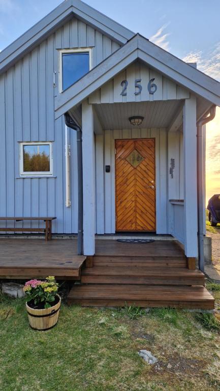 Das Gebäude in dem sich das Ferienhaus befindet