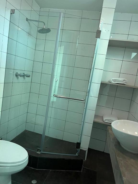 Koupelna v ubytování B&B Wasi Airport Lima