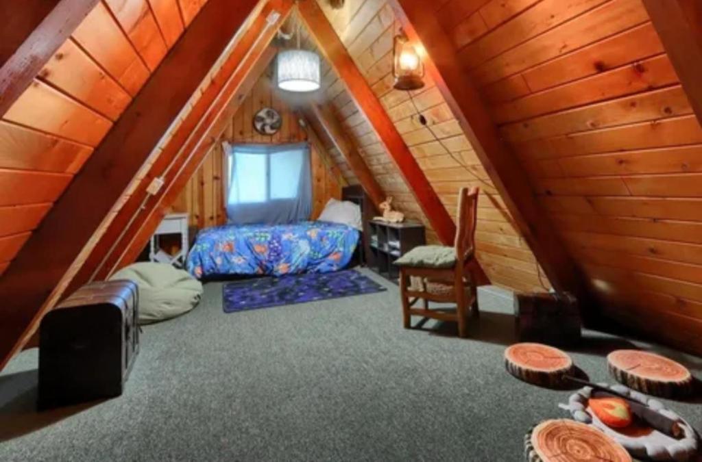 Posezení v ubytování Knotty Pines Lodge