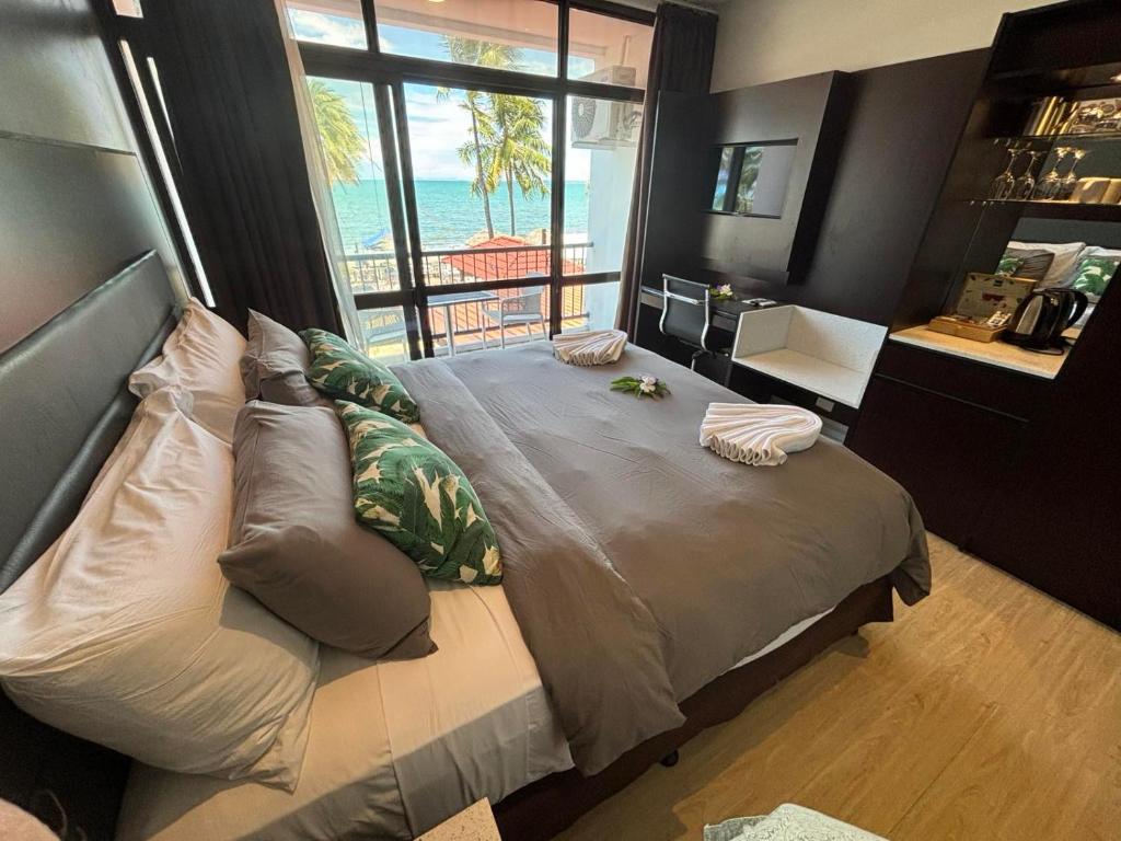 Smugglers Cove Beach Resort & Hotel - Habitación Frente Al Mar Con Balcón