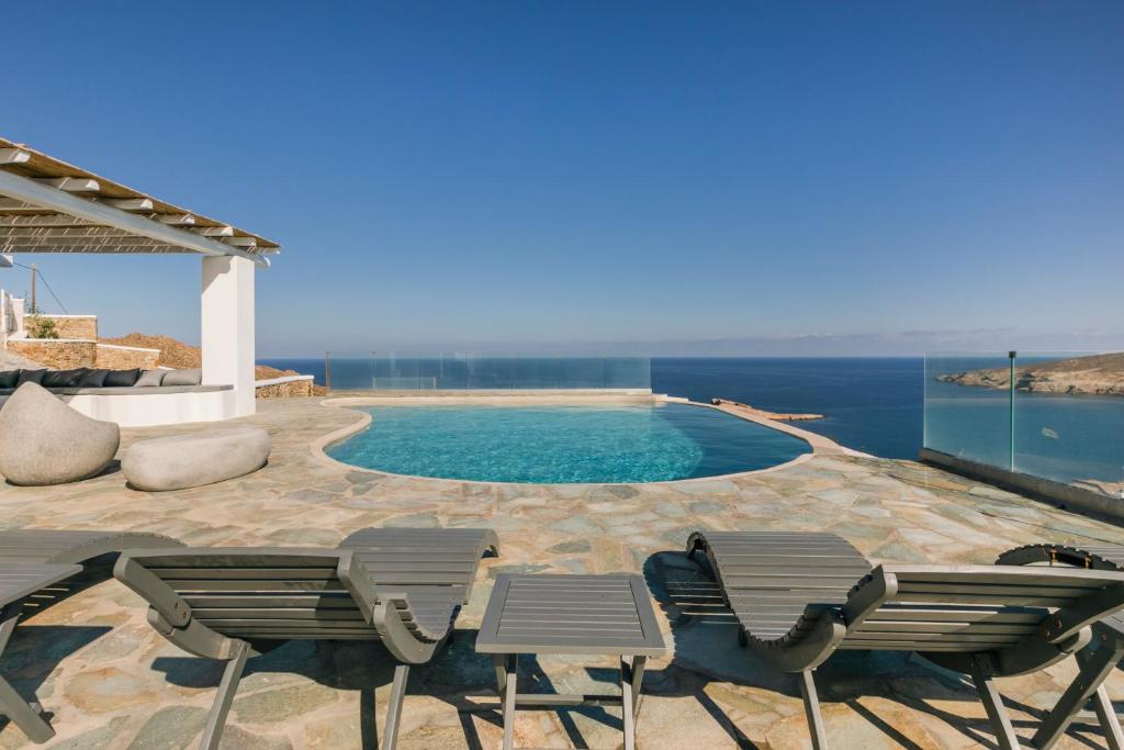 Bazén v ubytování Island Riviera Mykonos Villa nebo v jeho okolí