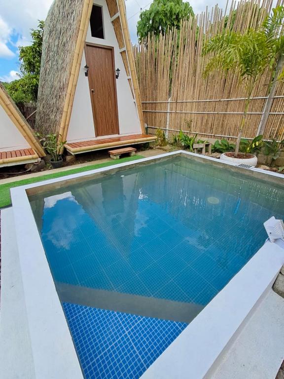 Πισίνα στο ή κοντά στο Happy Monkey Hostel