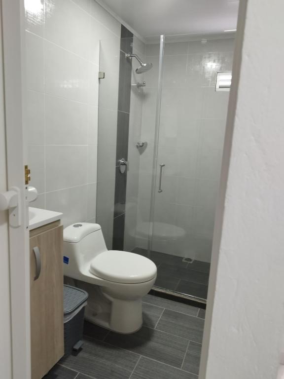 Koupelna v ubytování Apartamento Centro Guatapé, parque y embalse