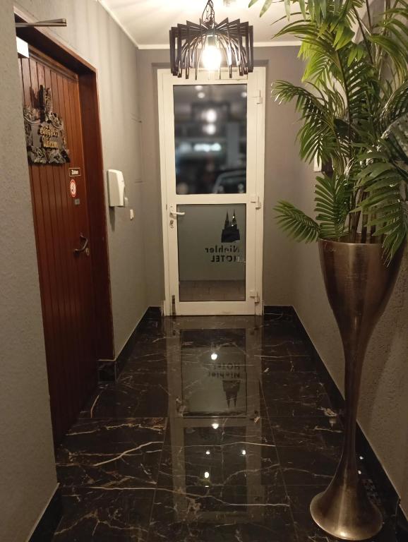 Niehler Hotel - Resim 9