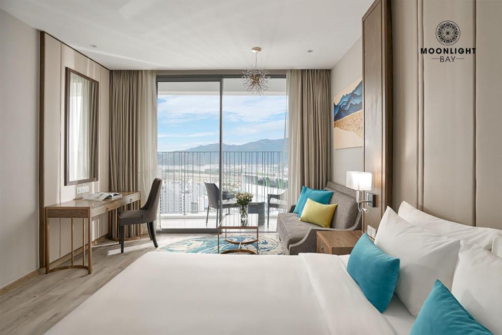 Moonlight Bay Panorama Condotel Ocean View - Queen Suite