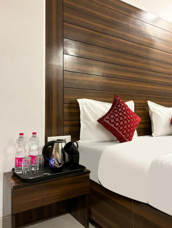 Postel nebo postele na pokoji v ubytování Airport Hotel Devrana